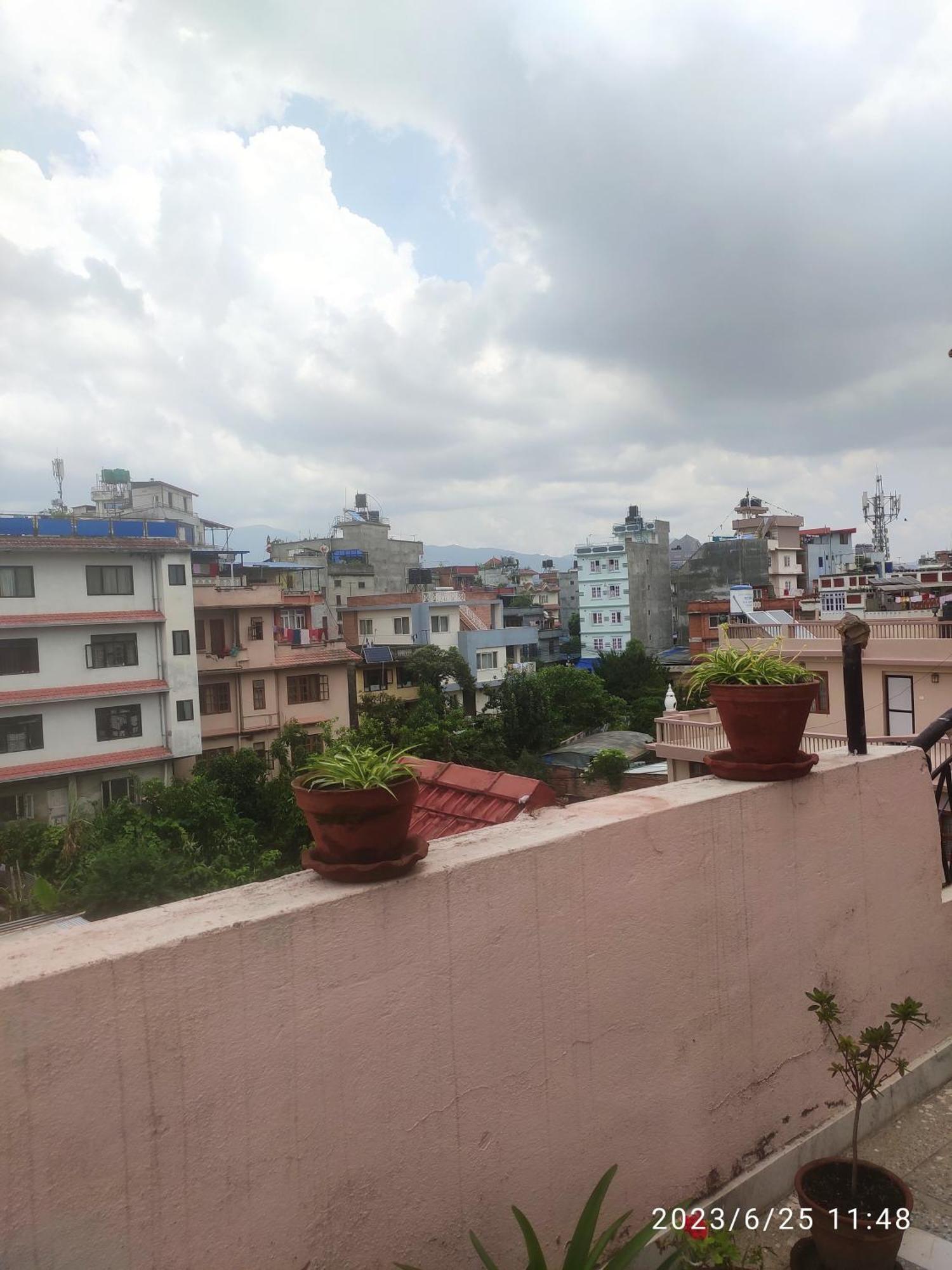 Kathmandu Home Stay & Hostel Bagian luar foto